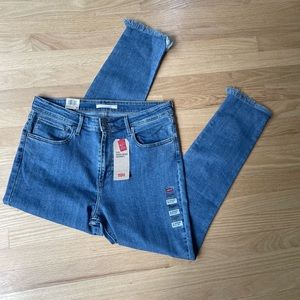 Levi’s Sculpt 721 High-Rise Skinny Stretch Jeans Size 16 NEW WITH TAGS.